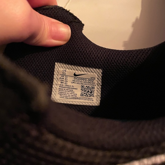 Nike shoes - Picture 8 of 8